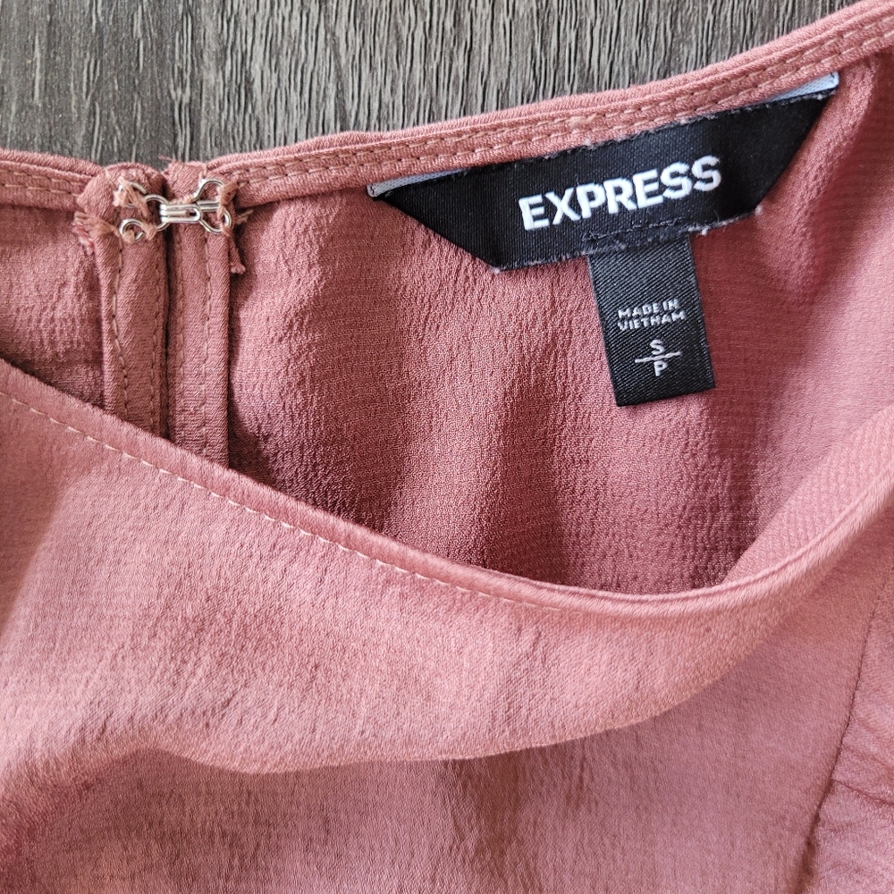Express Blouse - Picture 2 of 4